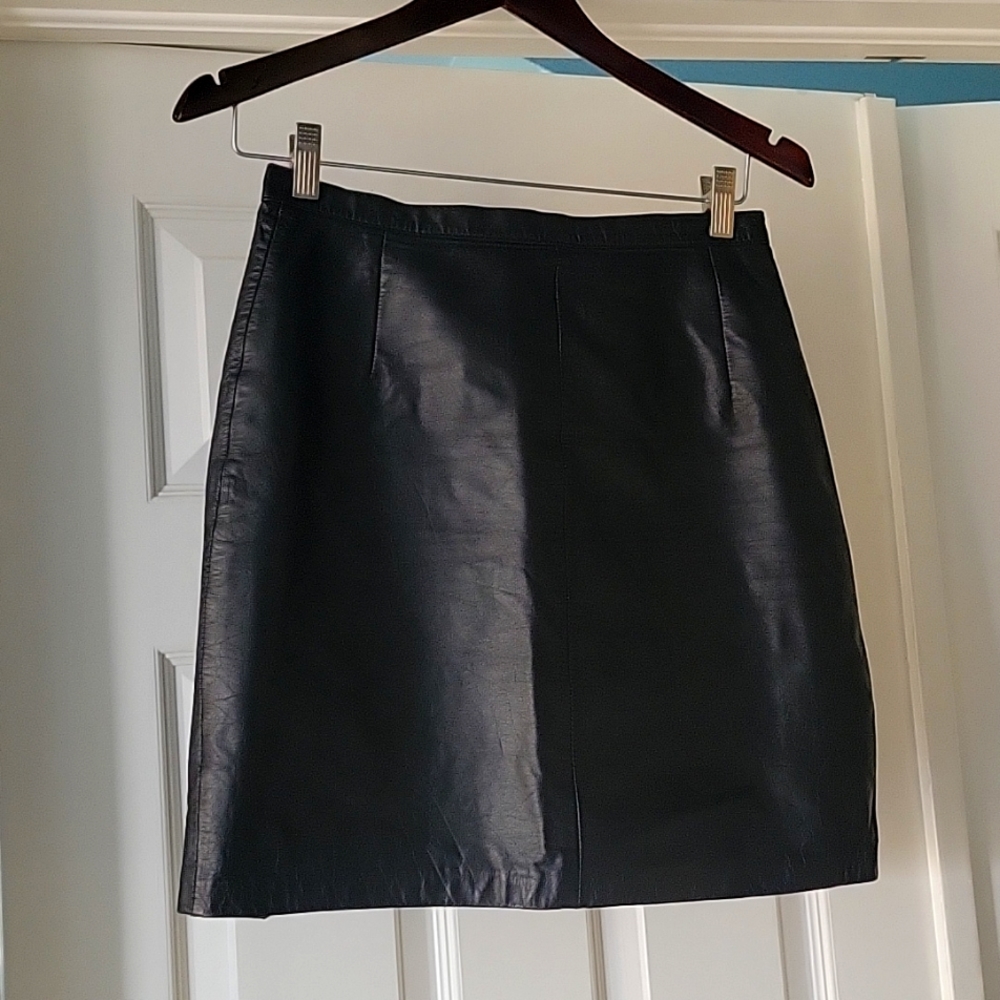 Vintage Black Genuine Leather women's skirt  1990s high waist lined mini- skirt